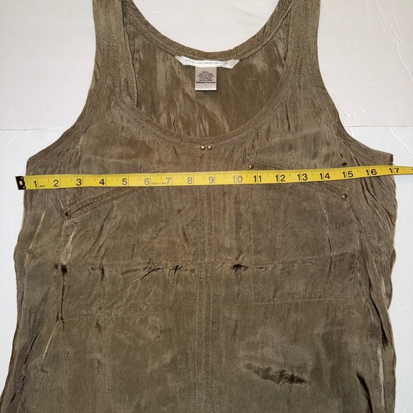 Diane Von Furstenberg Cupro Shell Top Army Green Sz 4 Excellent Condition - Picture 4 of 4